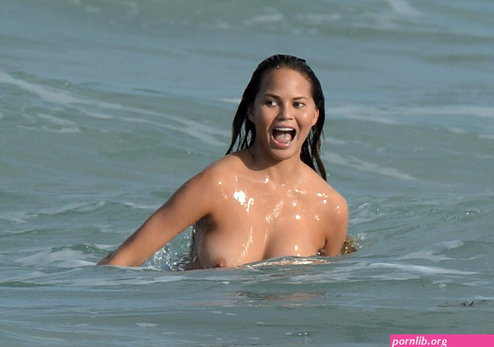 chrissy teigen naked