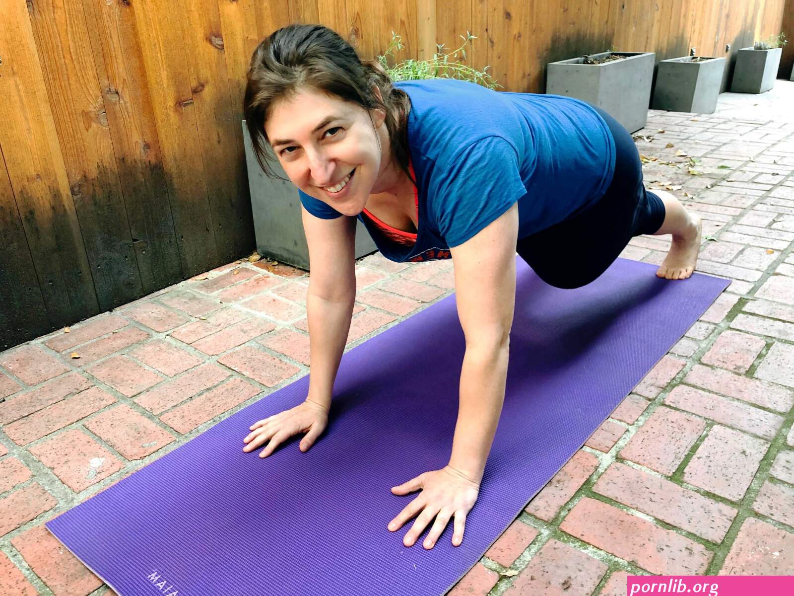 mayim bialik nude