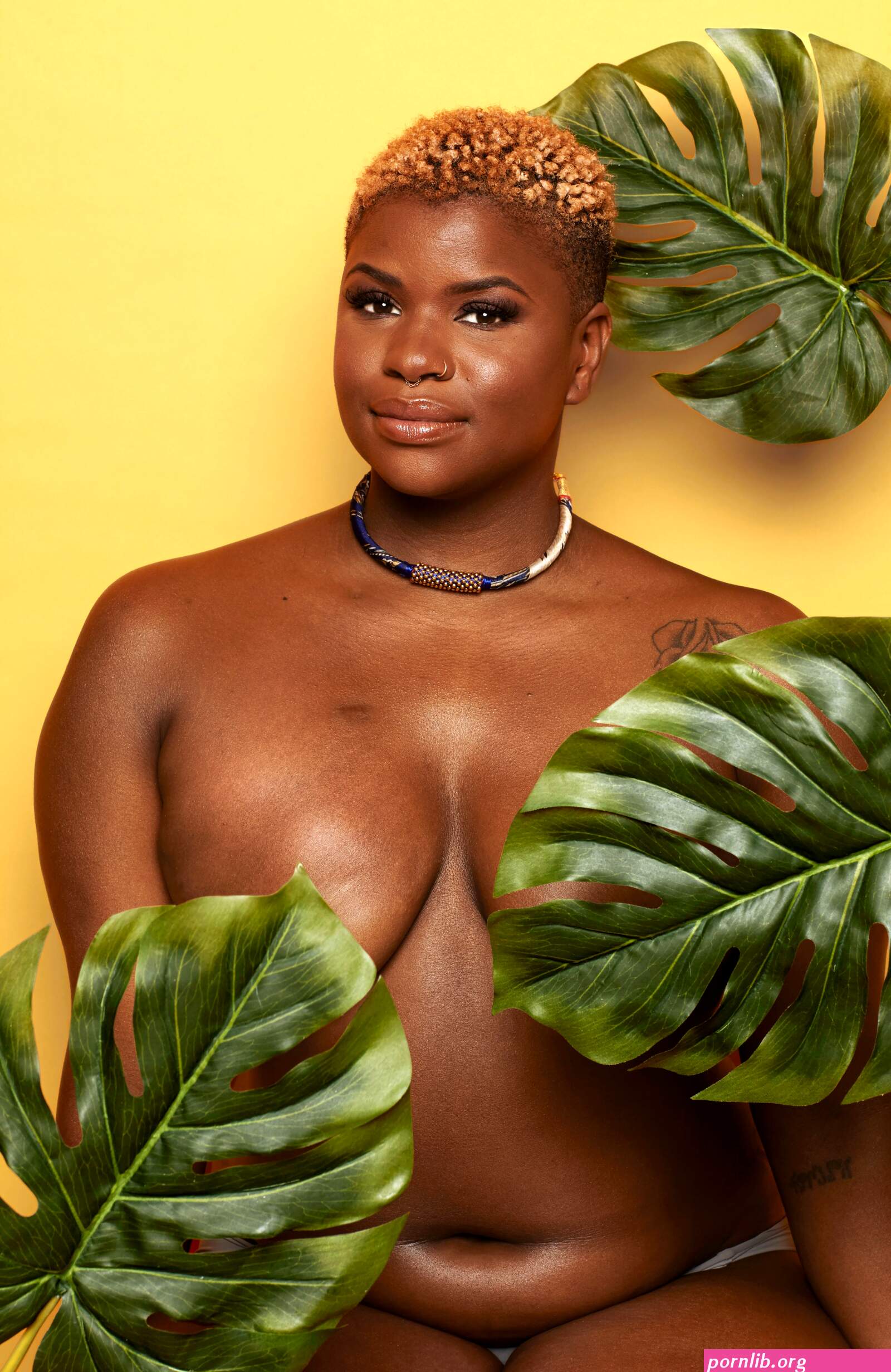 blaxk tits
