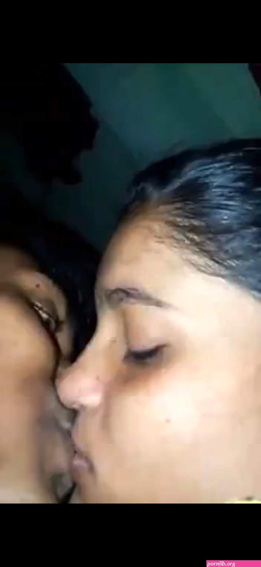 boobs kissing pic