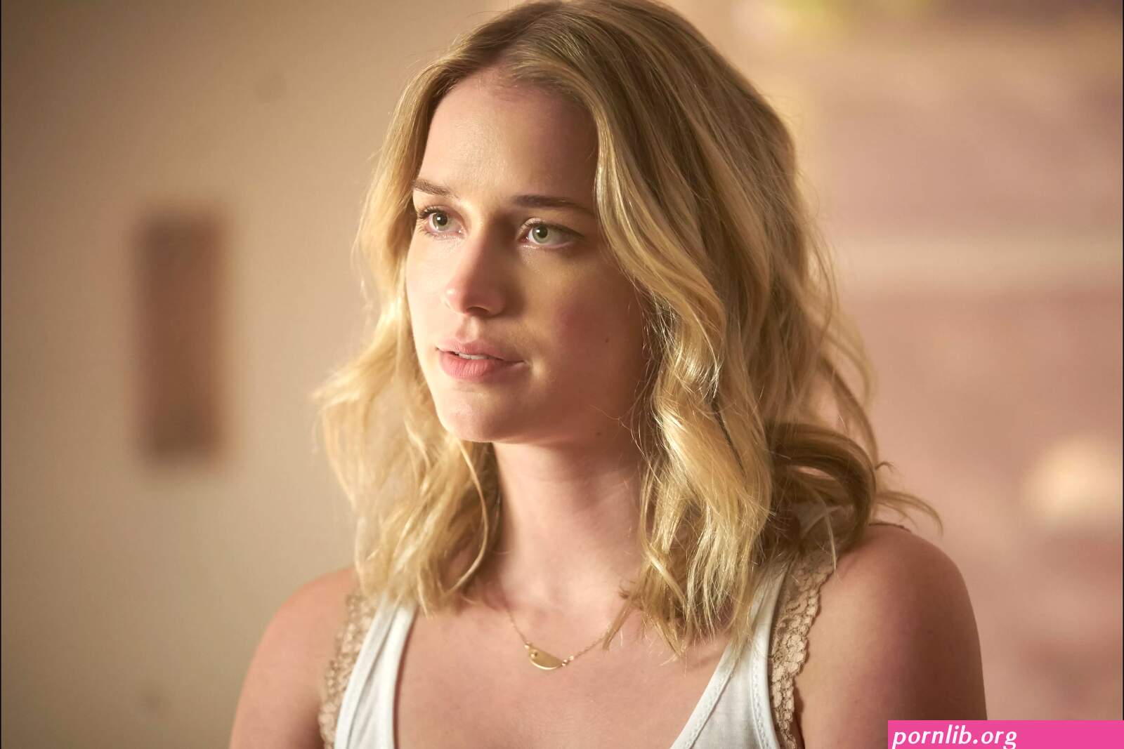 elizabeth lail nude
