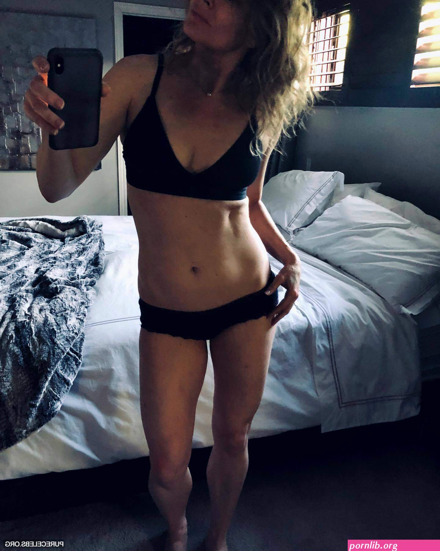 dina meyernude