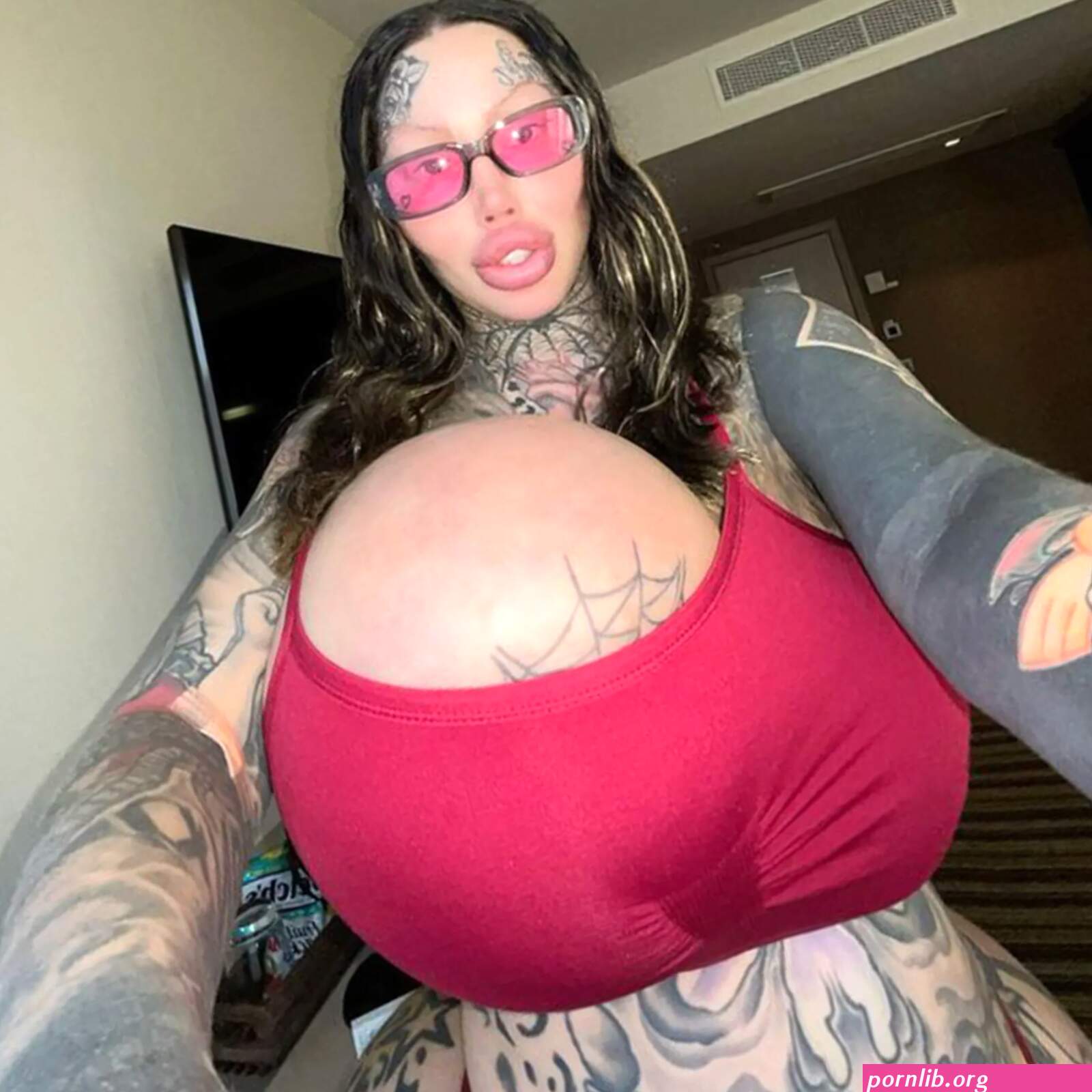 Mega tits