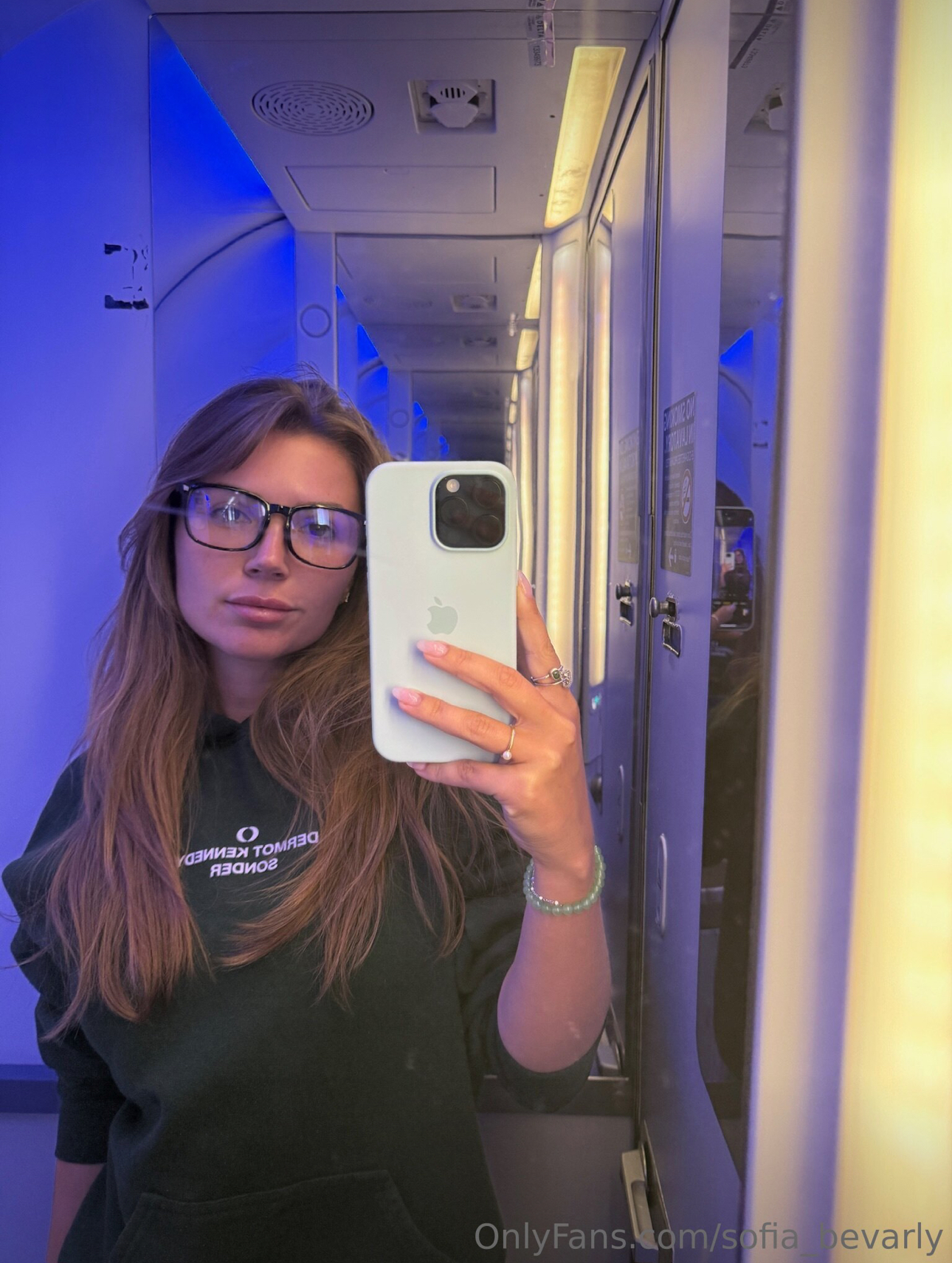 OnlyFans – S0fi@ Bev@rly