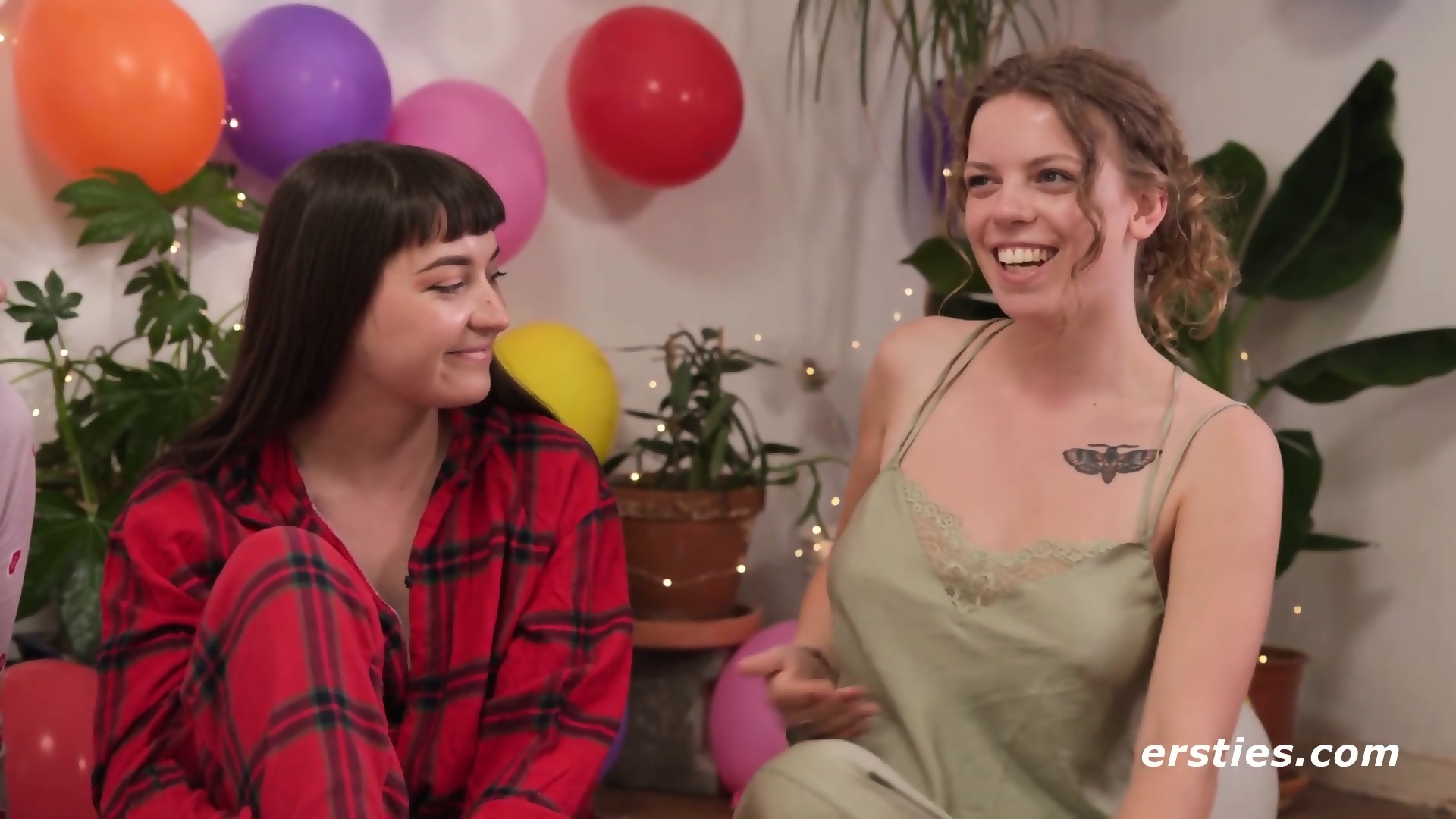 Porn: dare ring lesbian