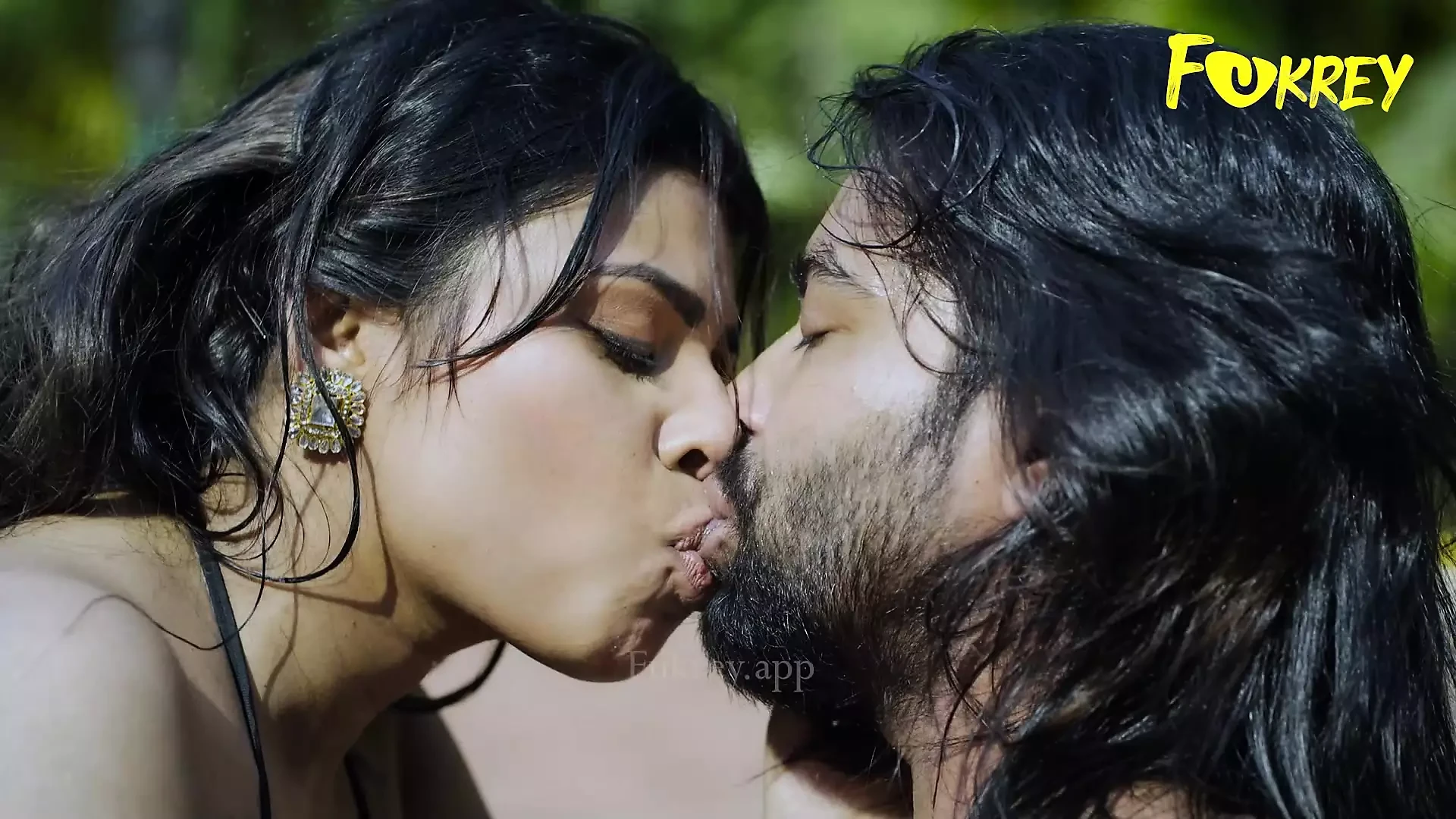 Porn: threesome sexy outdoor