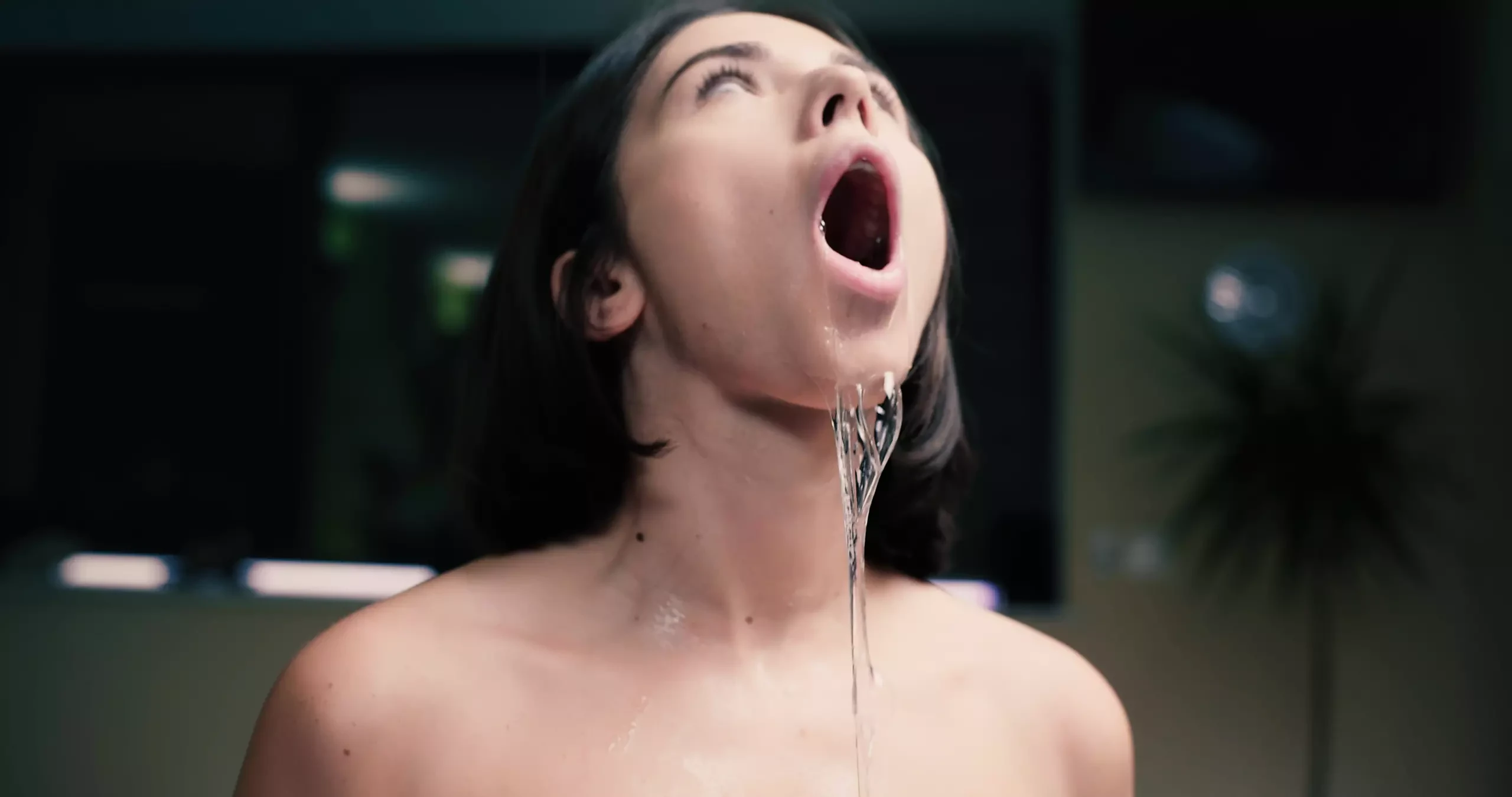 Porn: alien leaks porn