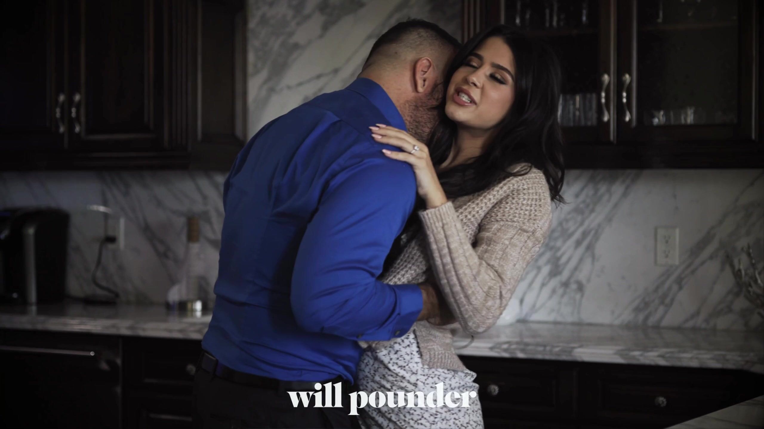Porn: guys fucks kylie