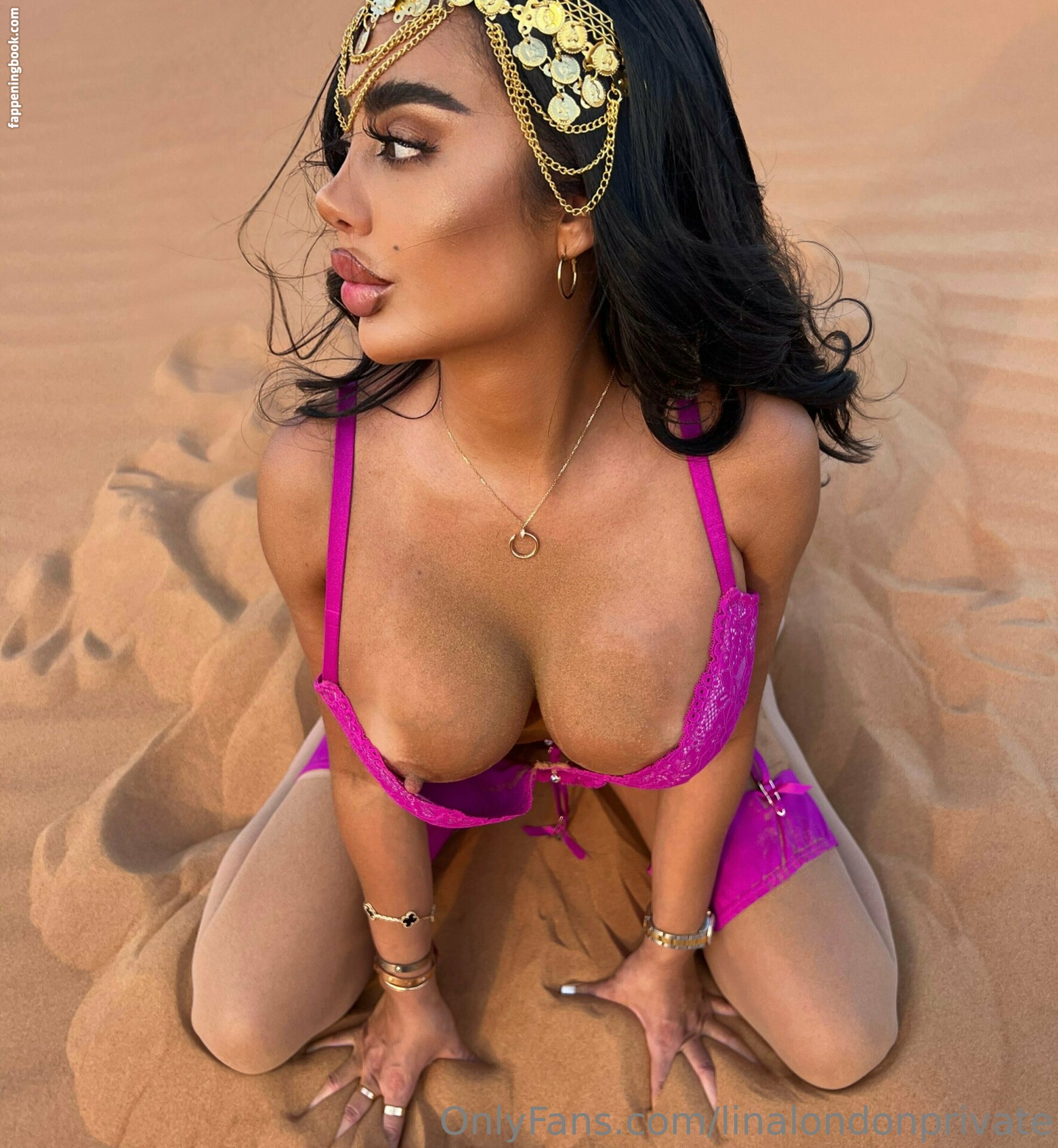 Porn: linalondonprivate nude pool leak
