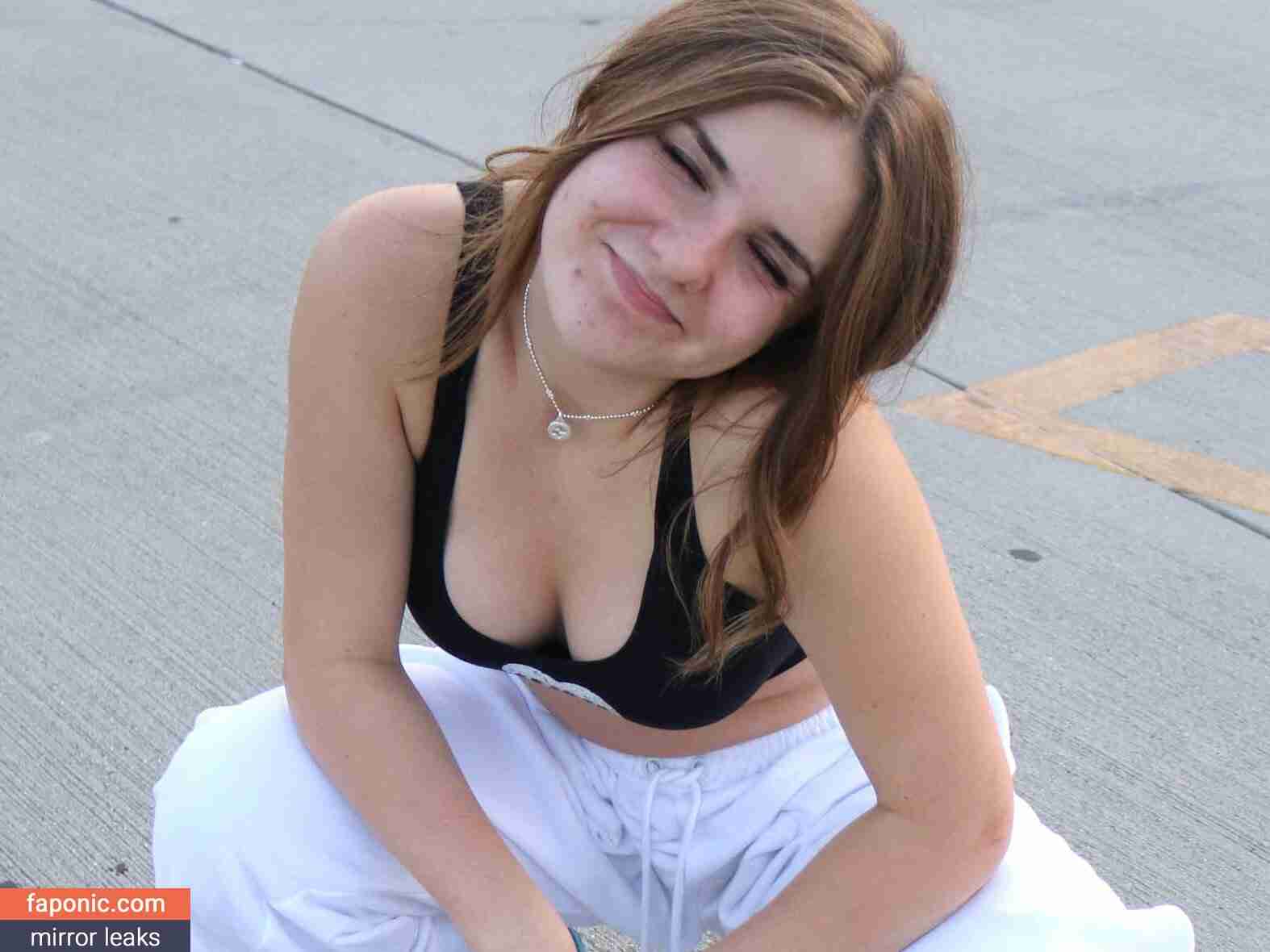 Porn: piper rockelle nudes leak