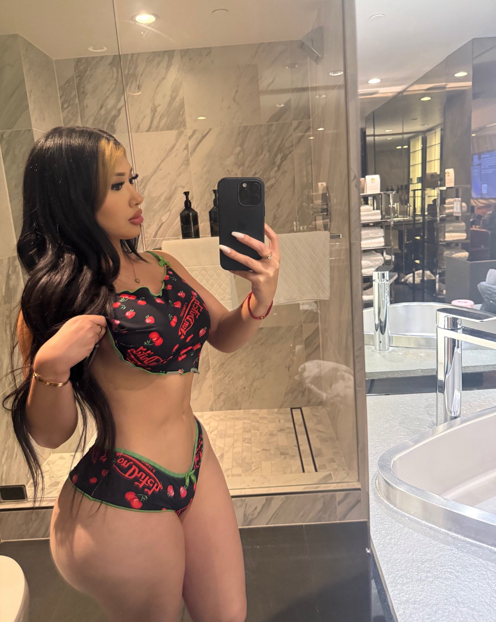 Porn: purple_heartssss leaked content