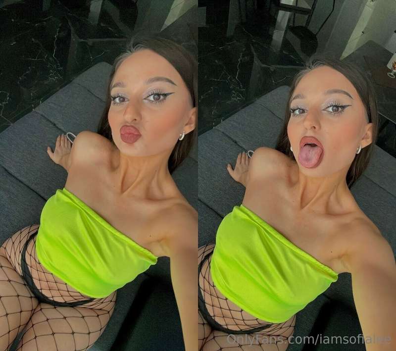 OnlyFans – iamsofialee / @iamsofialee