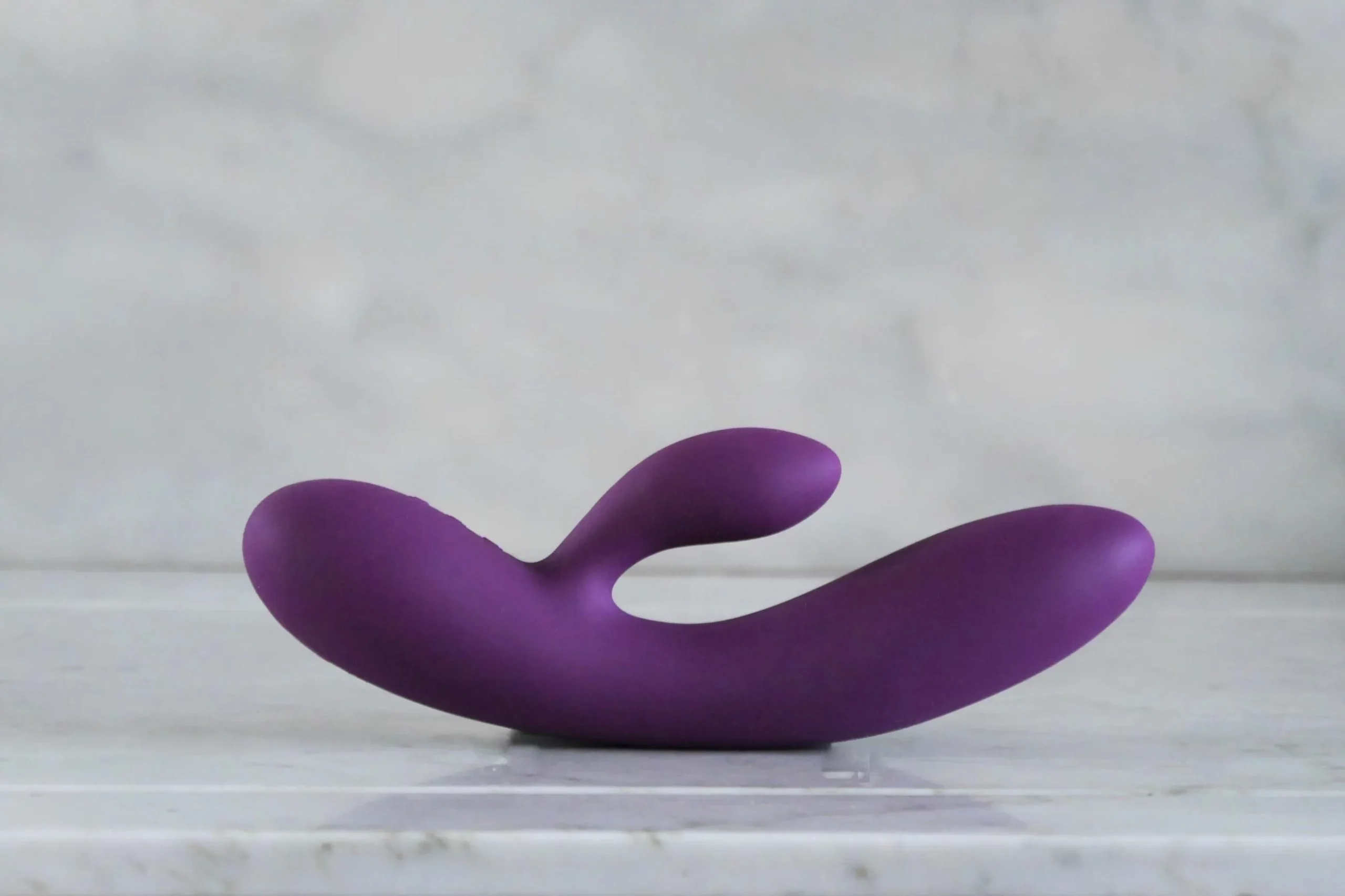 Porn: dildo turun naik