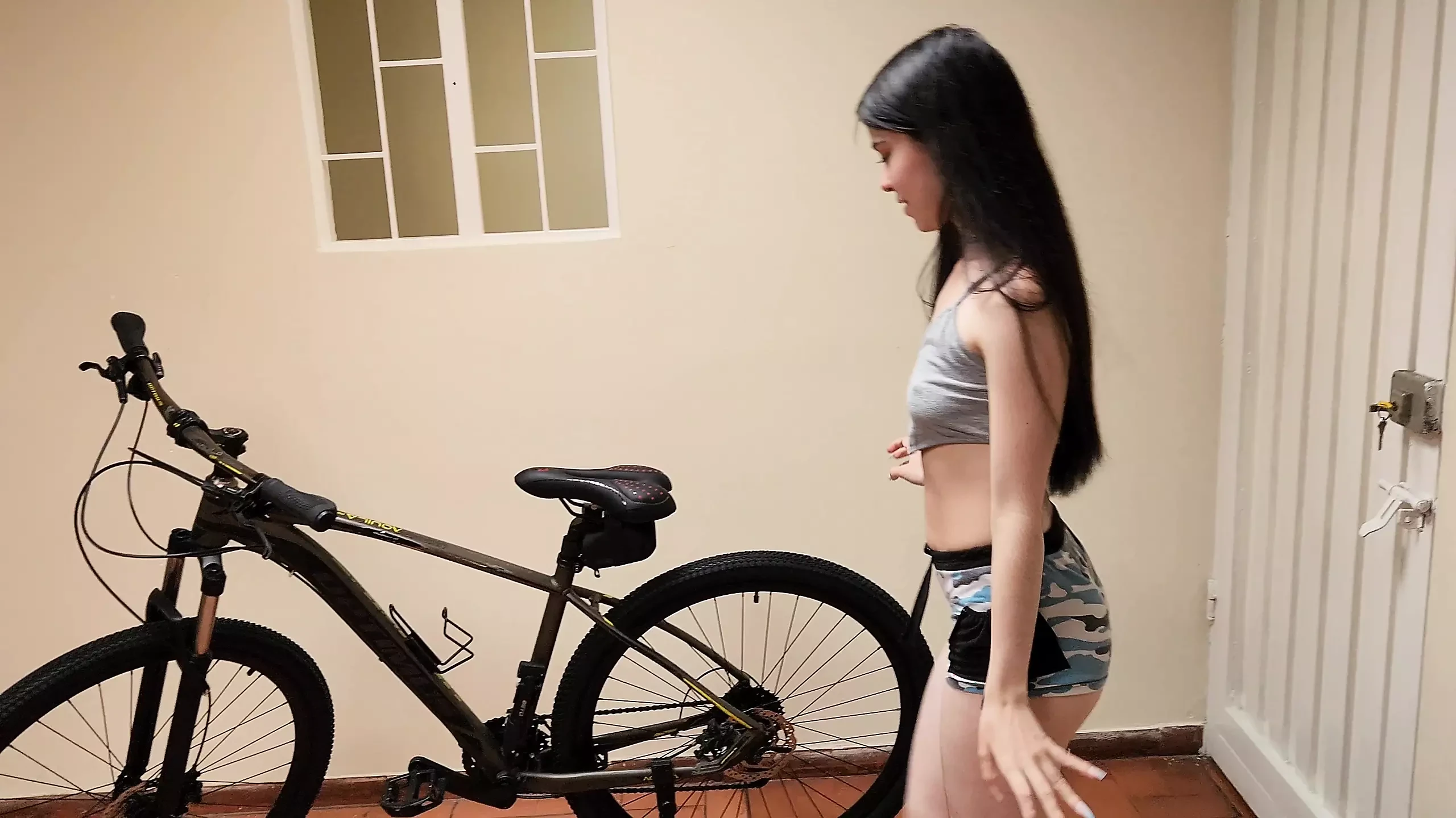 Porn: bicycle fuck machine