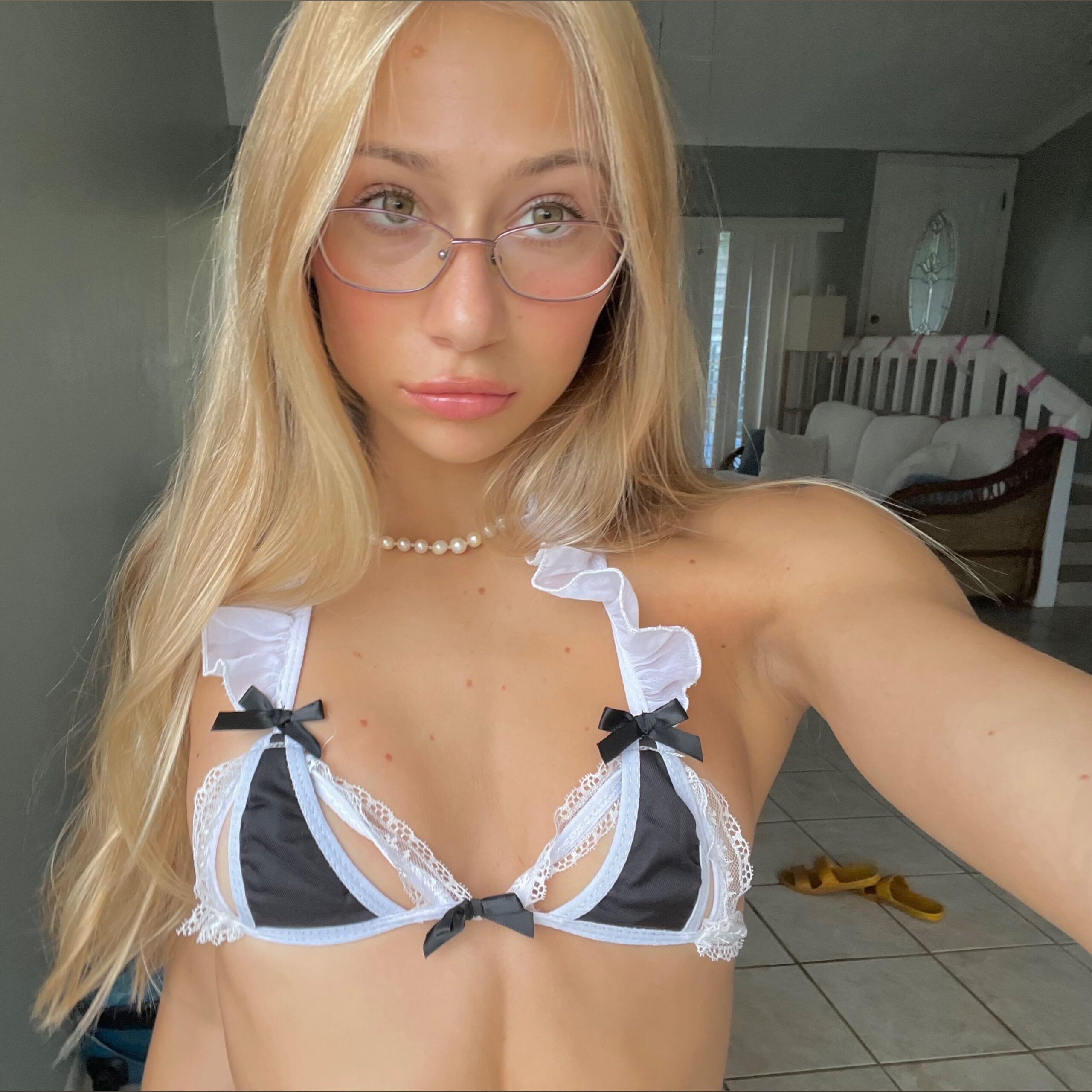 Porn: leila faler nude tits