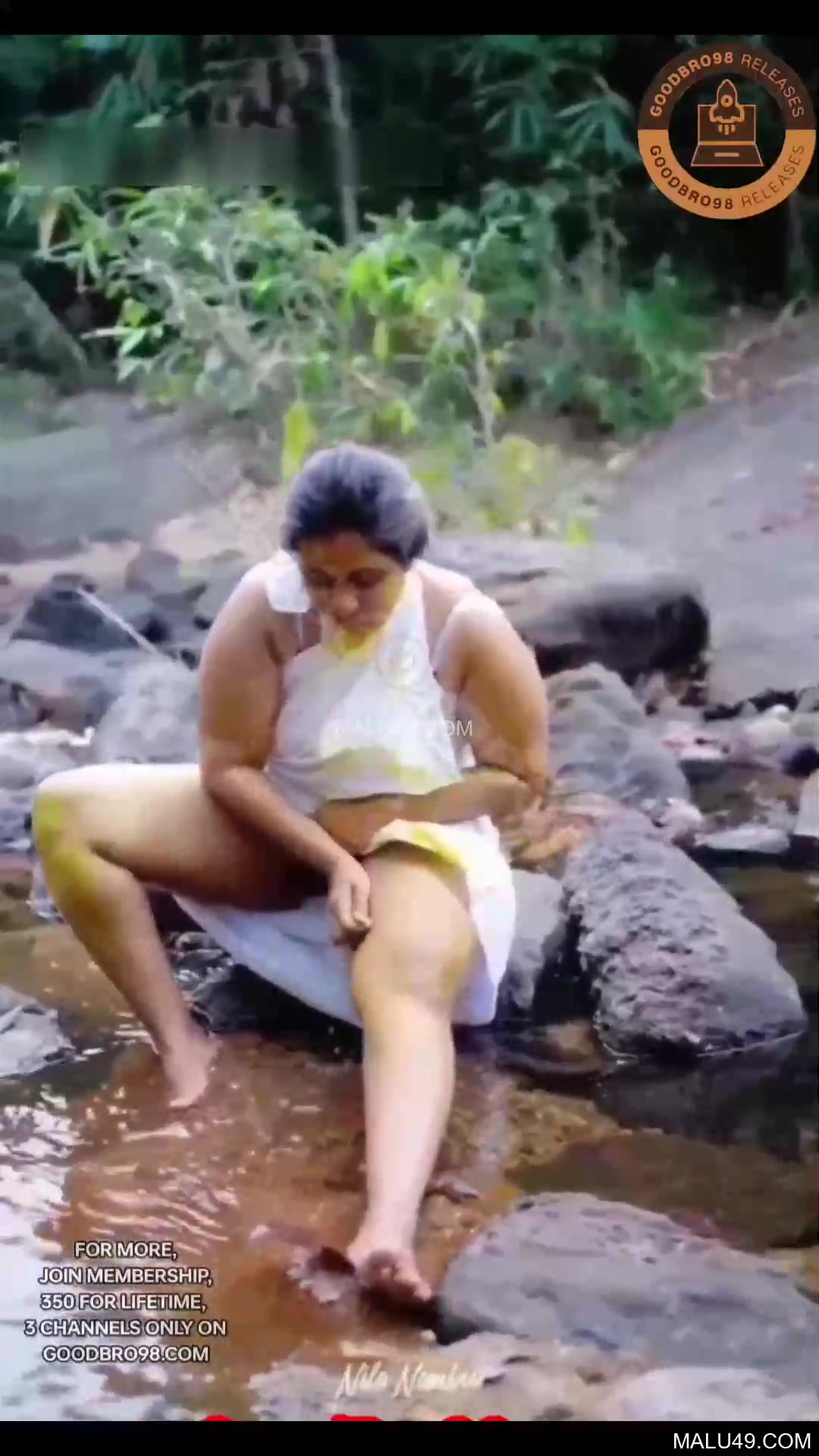 Porn: nilanambiyar nude