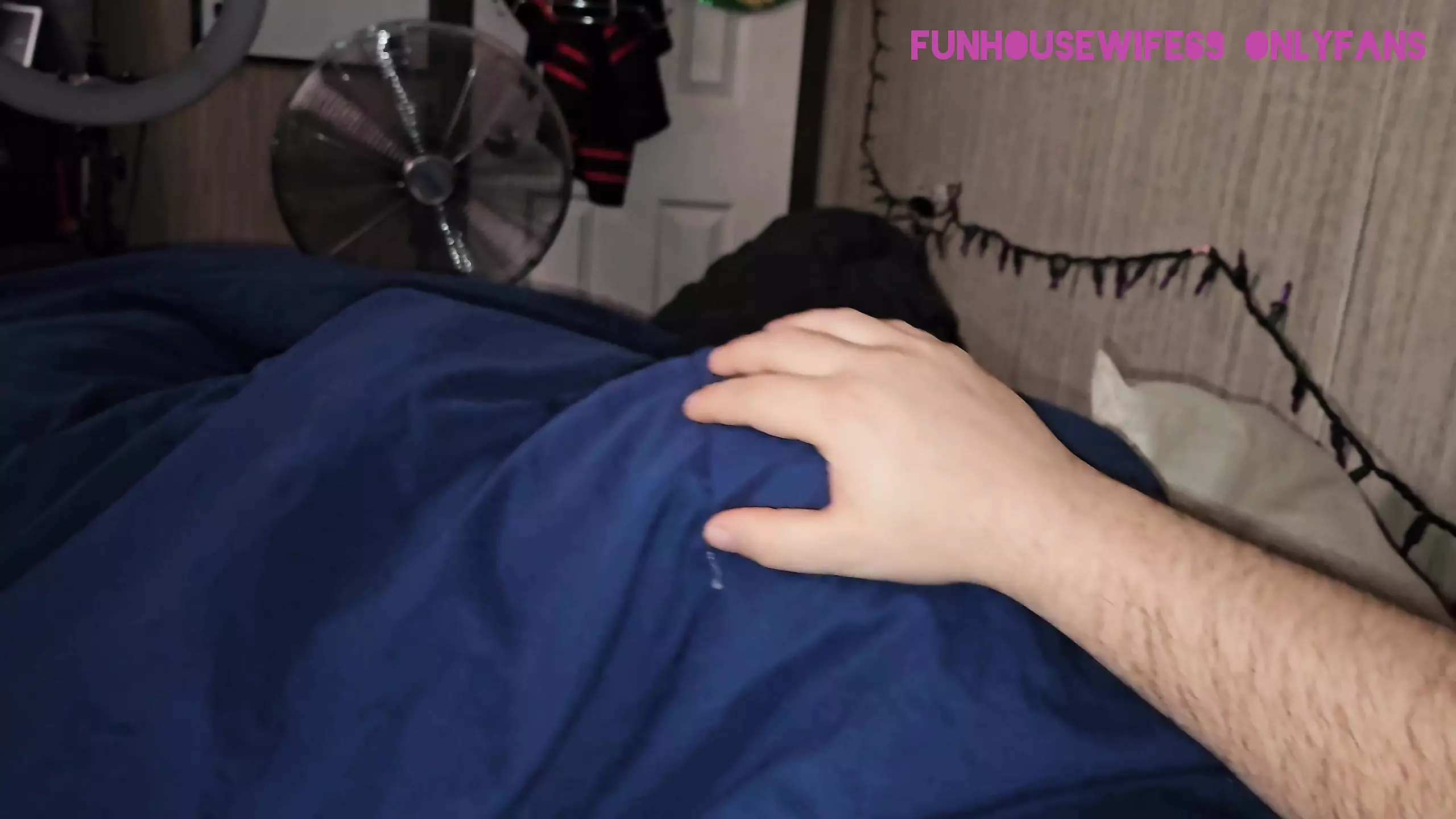 Porn: blowjob under blanket