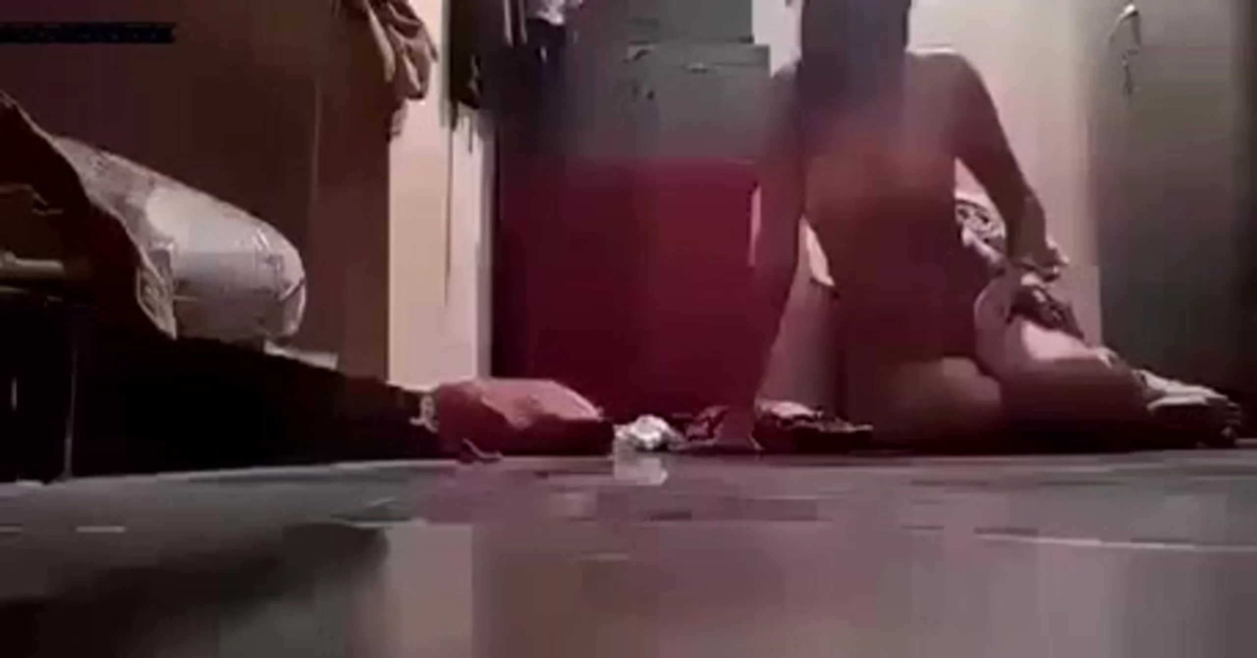 Porn: fucking on floor