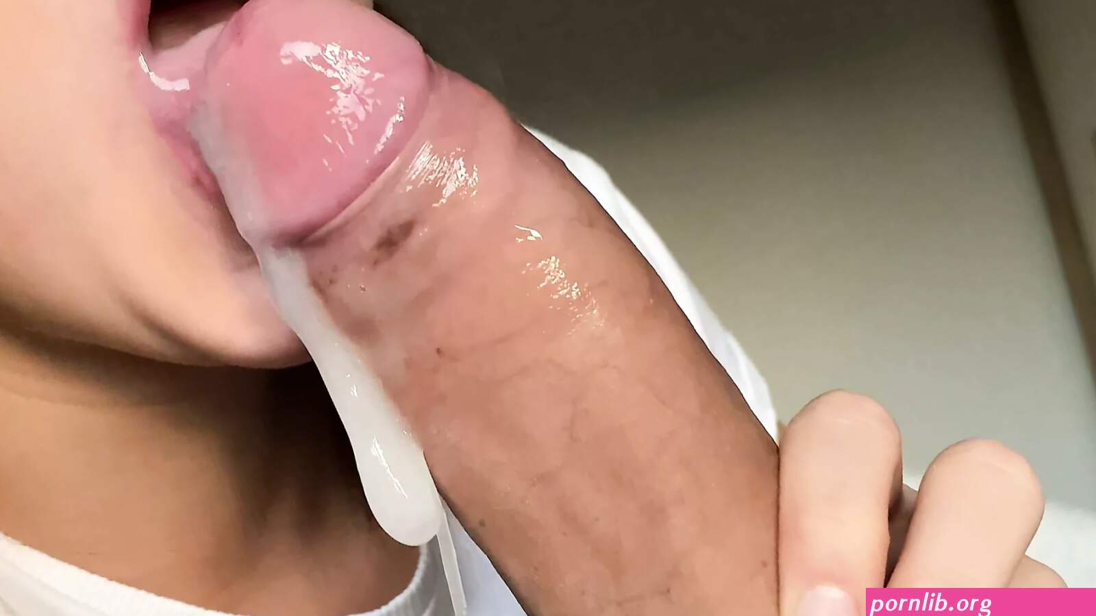 Porn: 2 hand blowjob