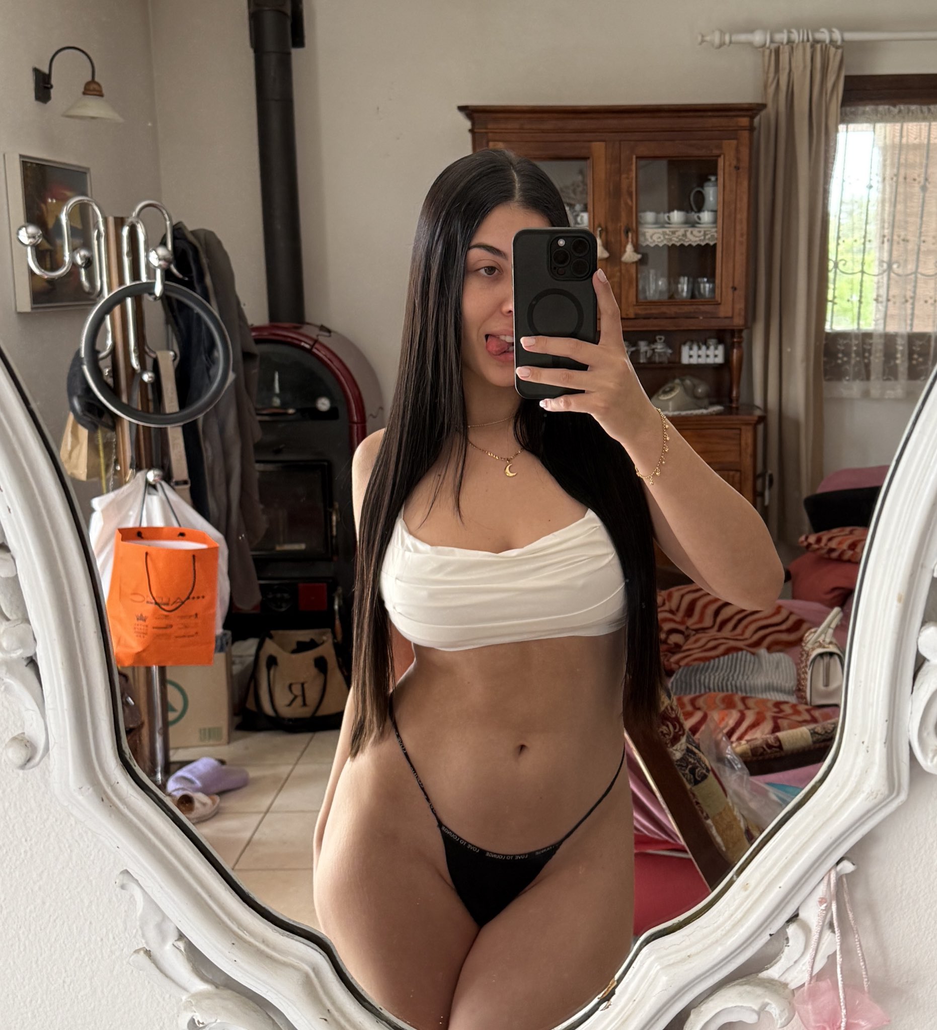 Porn: elisaroncon onlyfans
