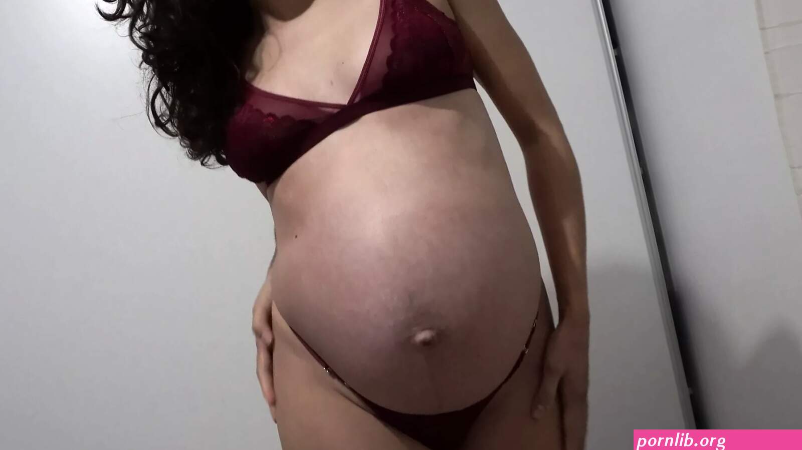 Porn: preggo latina milf