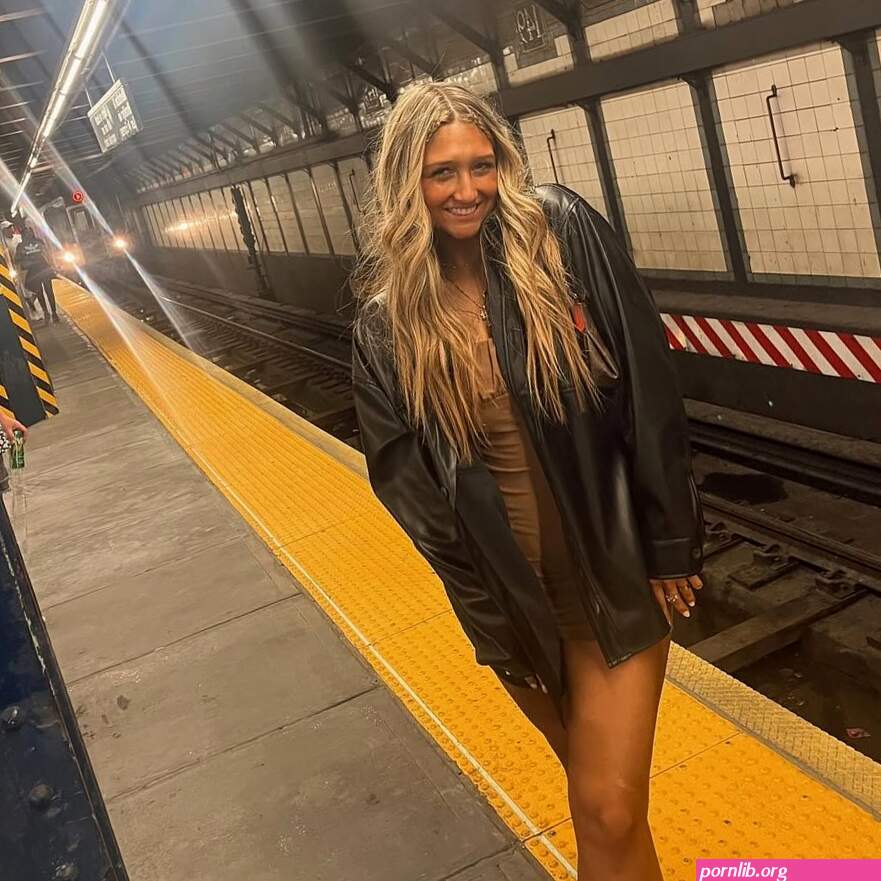 Instagram – presley case / presleyecase