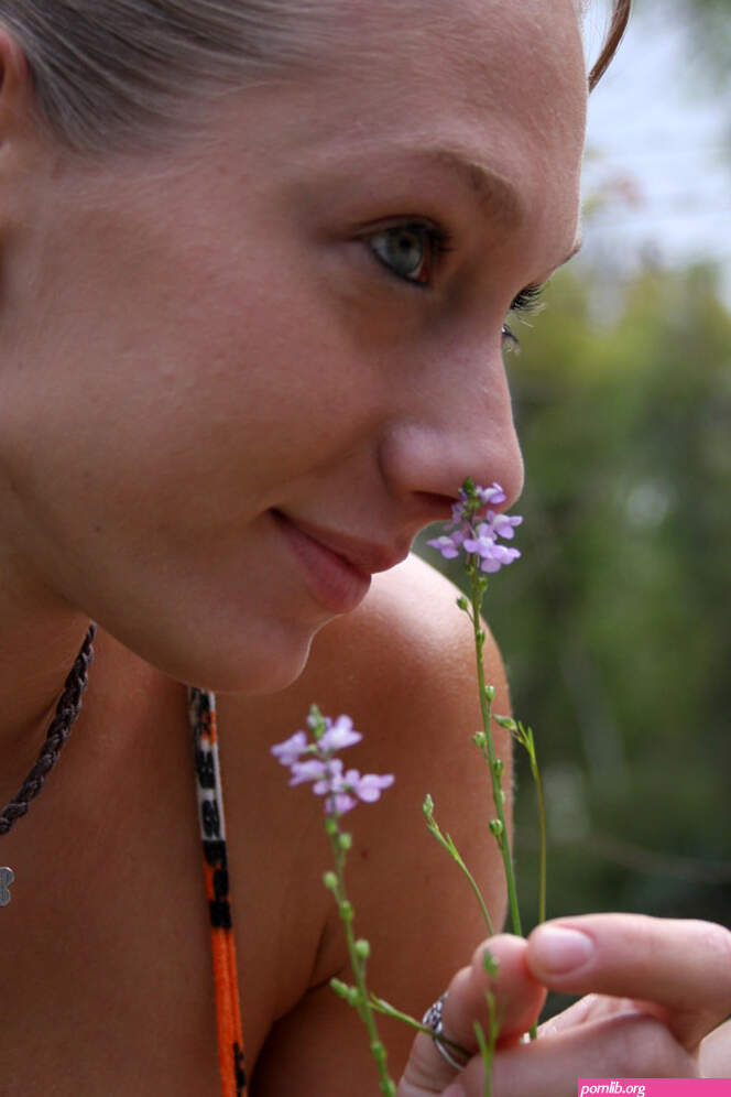 Others – Nathaly / 18andbusty.com